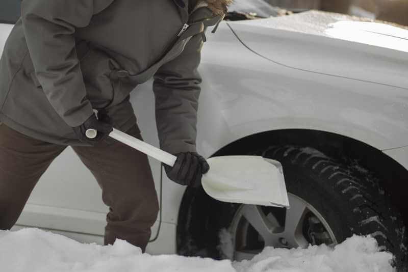 Автомобильная лопата для снега Fiskars