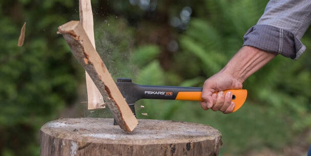 Топор Fiskars универсальный