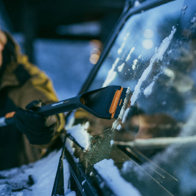 Щітка-скребок телескопічна поворотна Fiskars X-series™ (1078492), фото 7