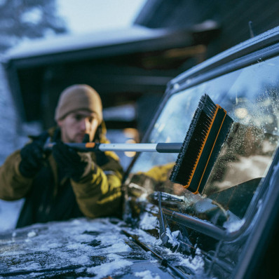 Щітка-скребок телескопічна поворотна Fiskars X-series™ (1078492), фото 9