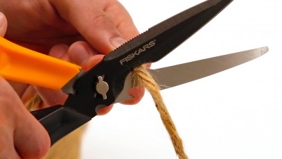 Многофункциональные ножницы Fiskars Cuts+More лезвия с титановым покрытием 23 см 1000809, фото 15