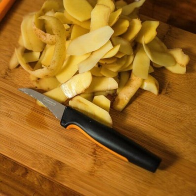 Нож для корнеплодов с изогнутым лезвием Fiskars Functional Form 1057545, фото 4