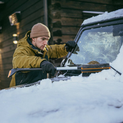 Щітка-скребок телескопічна поворотна Fiskars X-series™ (1078492), фото 5