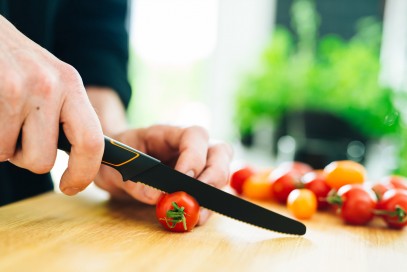 Кухонный нож Fiskars Edge для томатов 13 см Black 1003092, фото 2